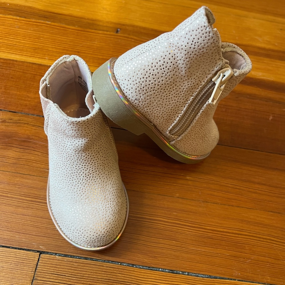 Adorable Olive & Edie Pink Ankle Boots - Size 5 (Gently Used)